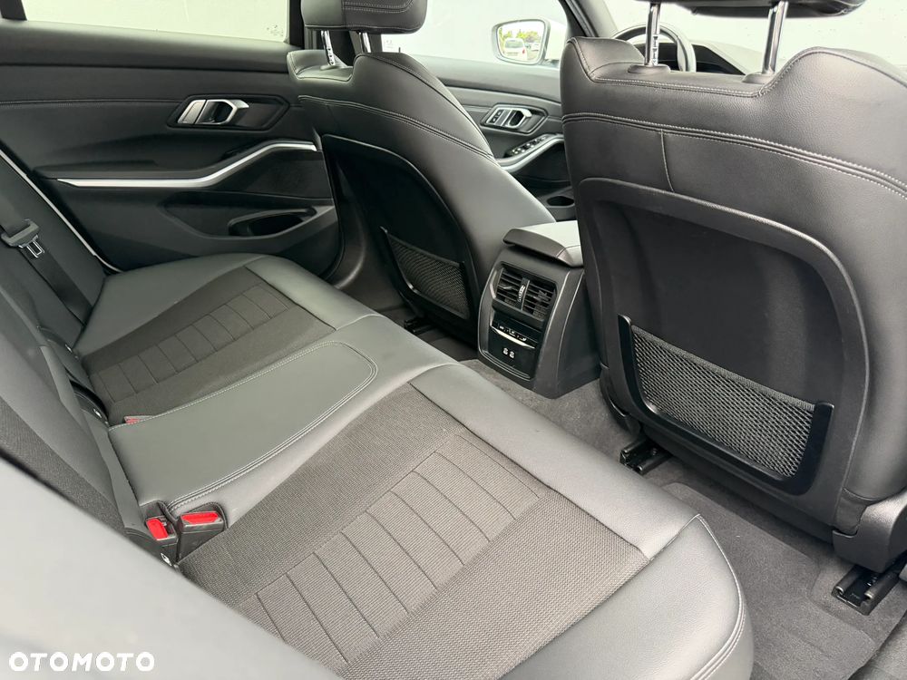 BMW Seria 3 318i Advantage sport - 23