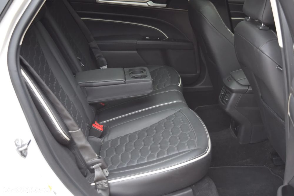 Ford Mondeo 2.0 EcoBoost STart-Stopp Autom Vignale - 36