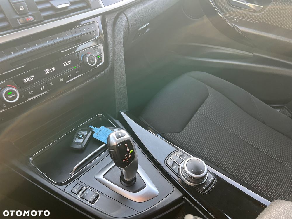 BMW Seria 3 320d Edition Luxury Line Purity - 17