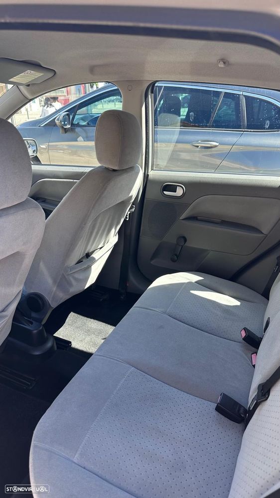 Ford Fiesta 2.0 ST - 11