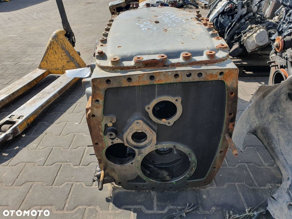 OBUDOWA TRAKTOR FENDT 926 VARIO SKRZYNI ML260 - 5