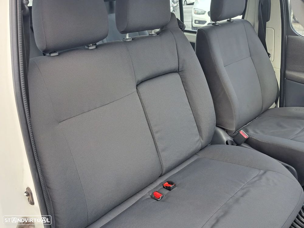 Toyota HiAce 2.5 D-4D Service 2.8T AC - 20