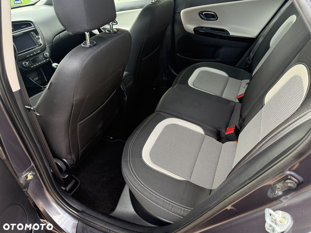 Kia Ceed 1.6 CRDi 136 ISG Dream Team Edition - 6