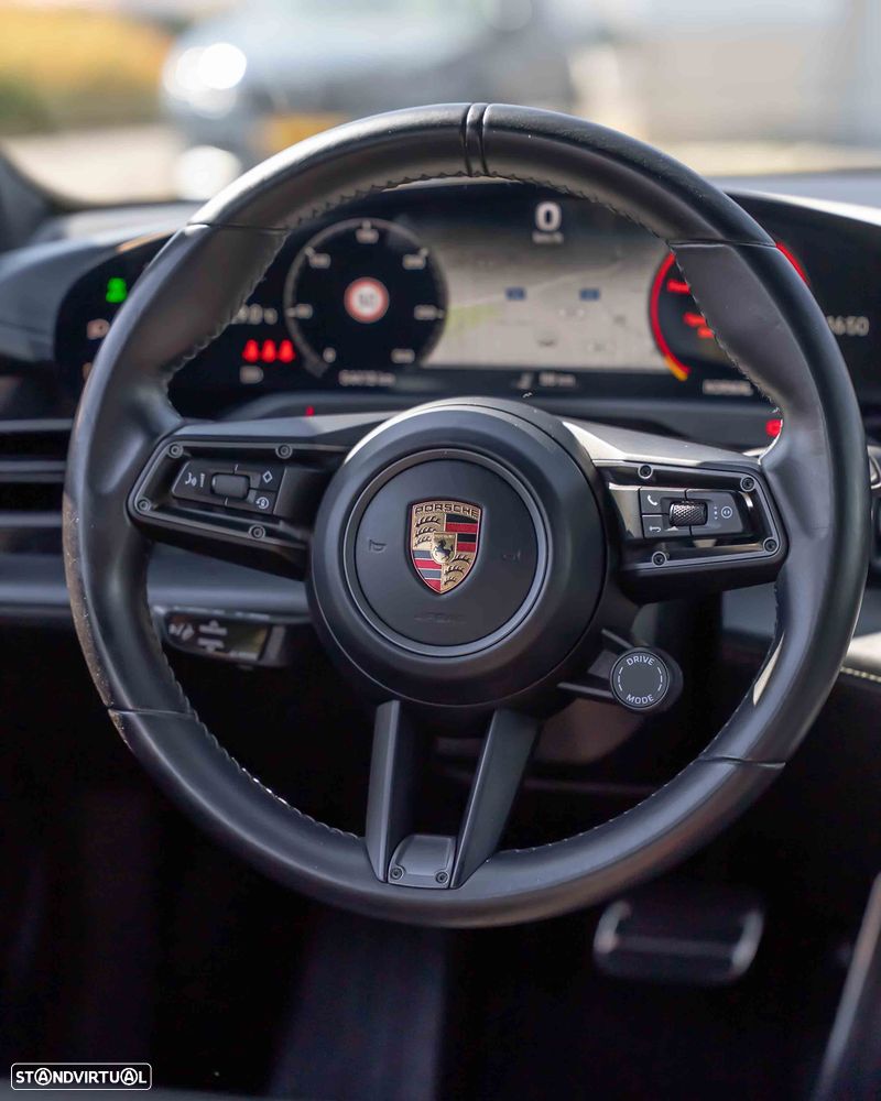 Porsche Taycan Turbo S - 25