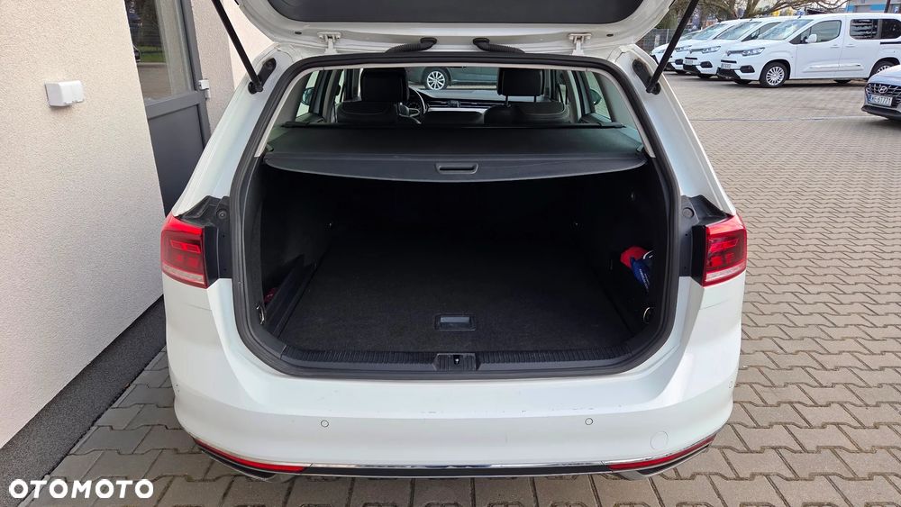 Volkswagen Passat 1.5 TSI EVO Elegance DSG - 23