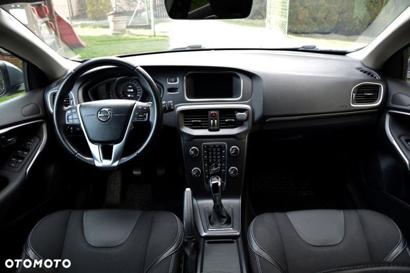 Volvo V40 T2 - 9