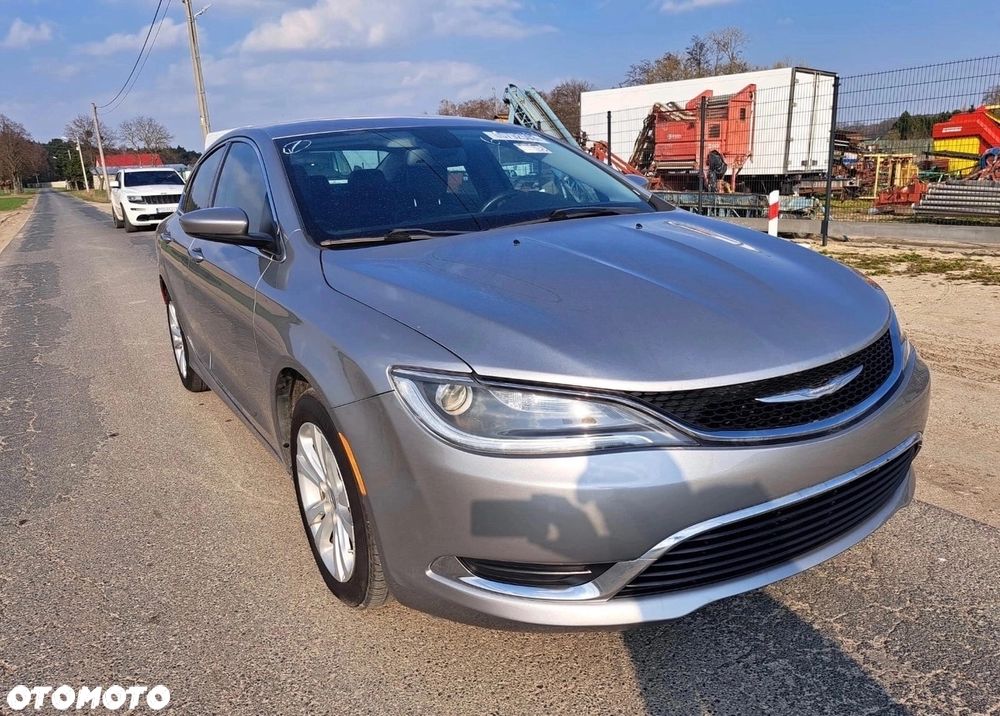 Chrysler 200 - 4
