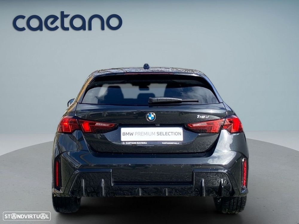 BMW 118 d Pack Desportivo M - 18