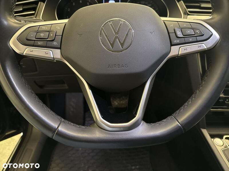 Volkswagen Passat - 13