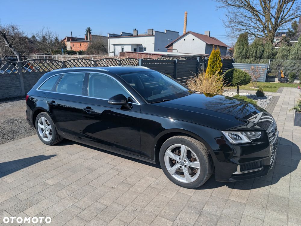 Audi A4 Avant 40 TFSI S tronic - 13