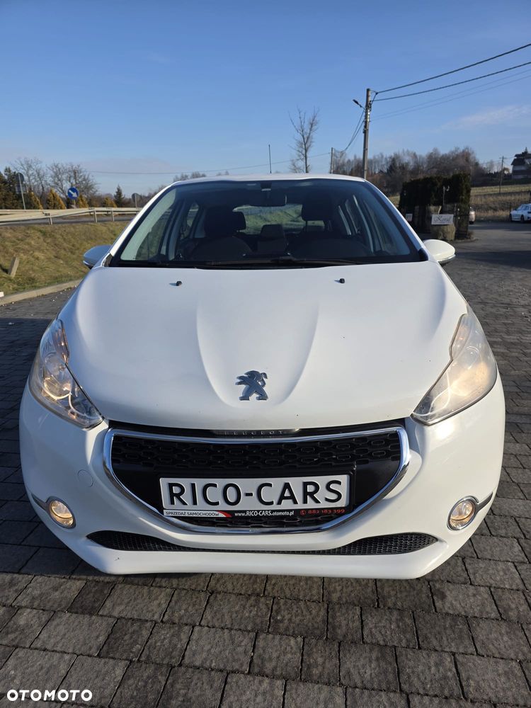 Peugeot 208 - 5