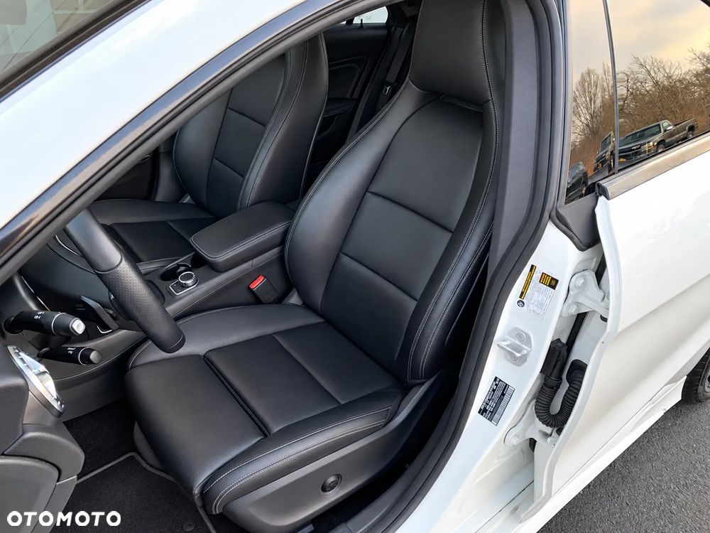 Mercedes-Benz CLA 250 4Matic 7G-DCT AMG Line - 28