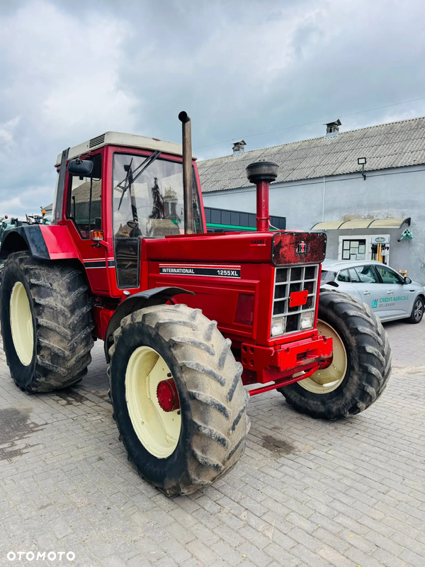 Case IH 1255 XL
