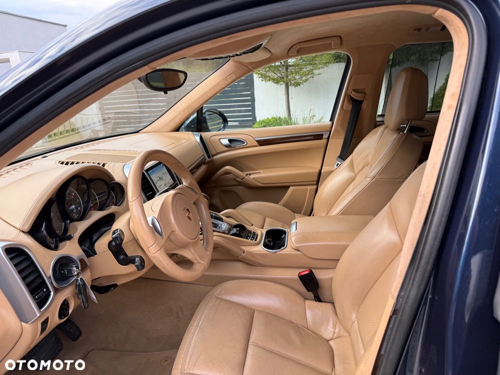 Porsche Cayenne Platinum Edition - 26