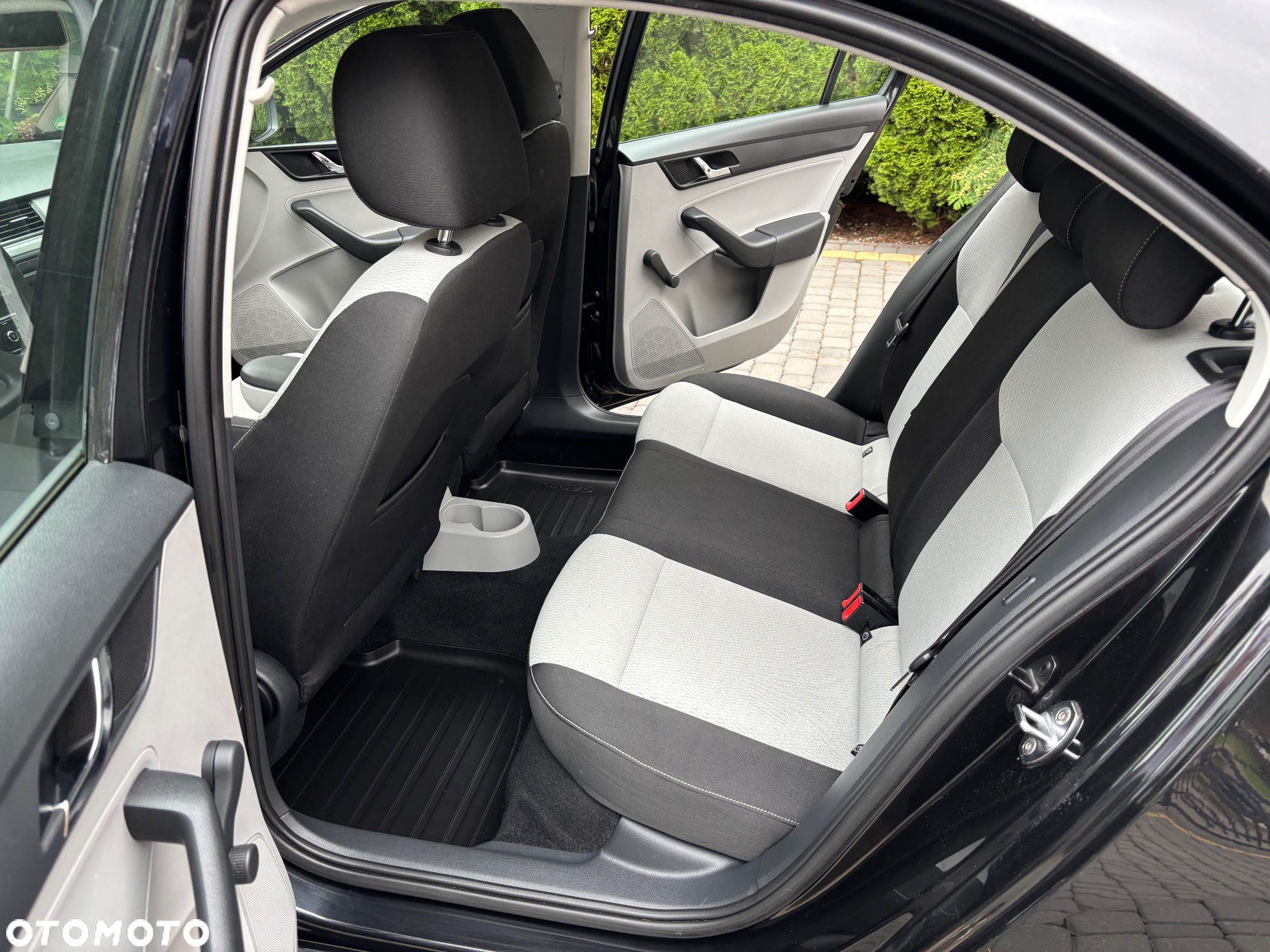 Skoda RAPID 1.2 TSI Active - 15