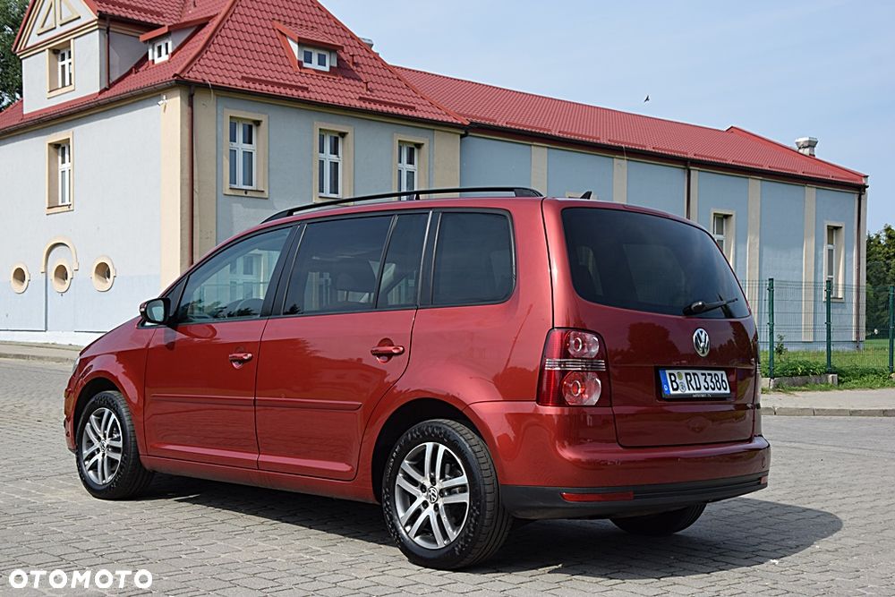 Volkswagen Touran 1.4 TSI DSG Conceptline - 10