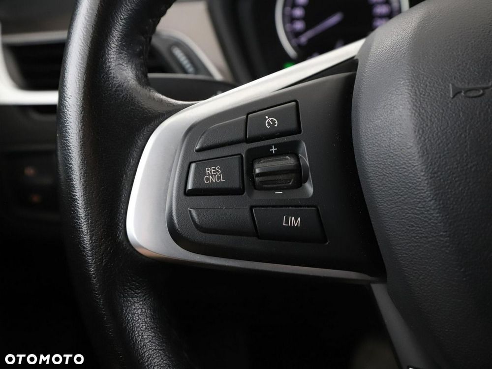 BMW X1 sDrive20d xLine - 32