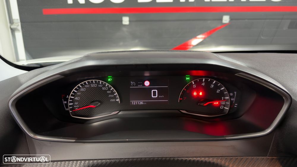 Peugeot 2008 PureTech 130 Allure - 17