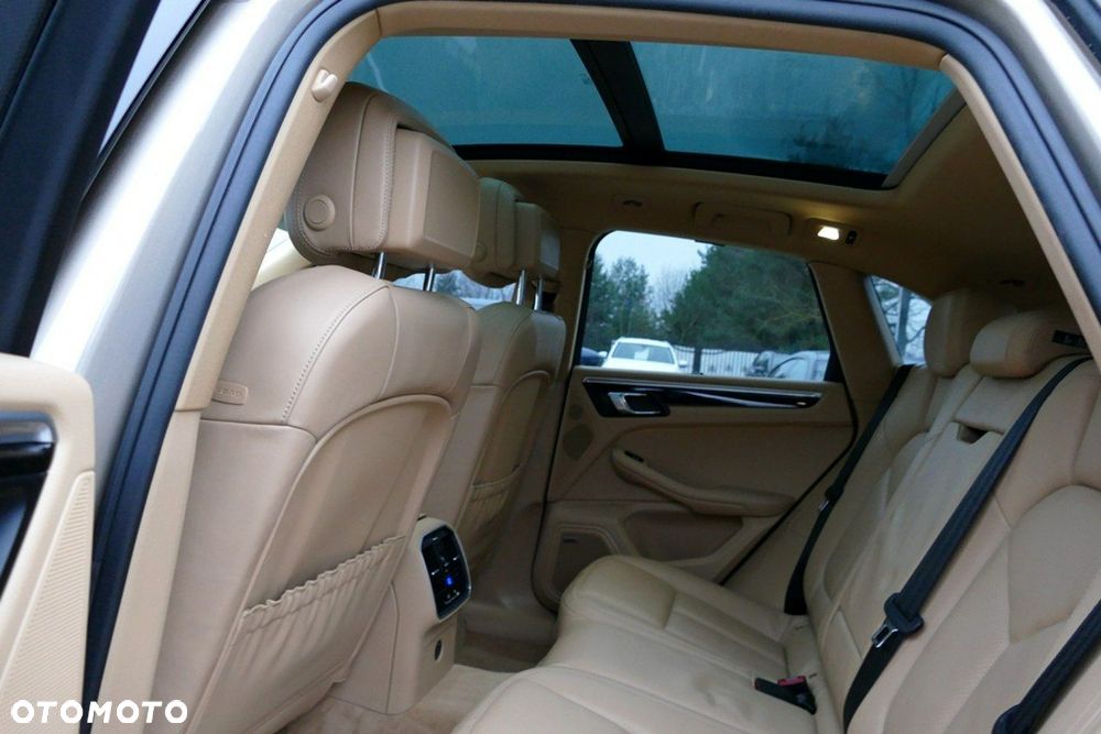 Porsche Macan S - 32
