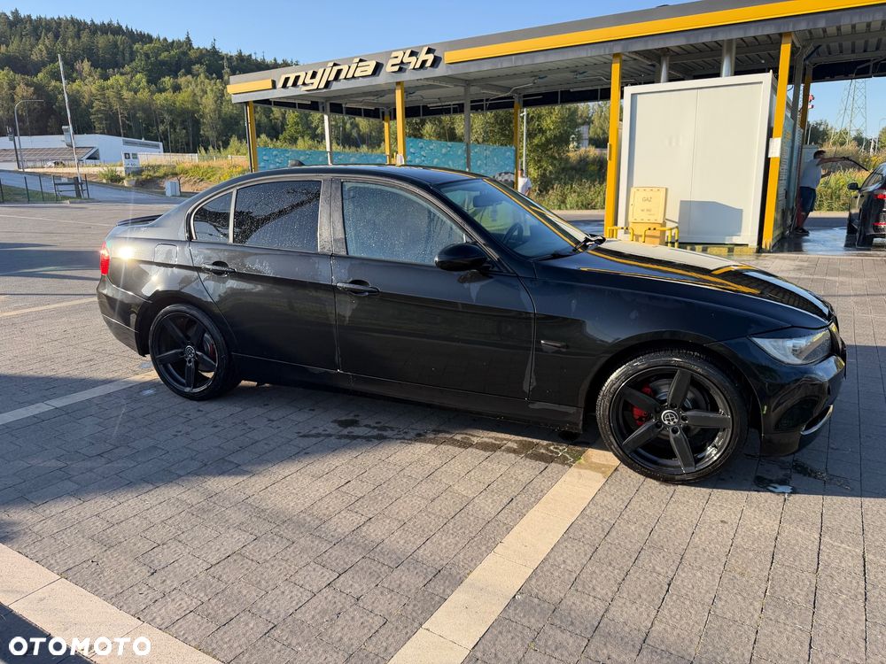 BMW Seria 3 318i - 5