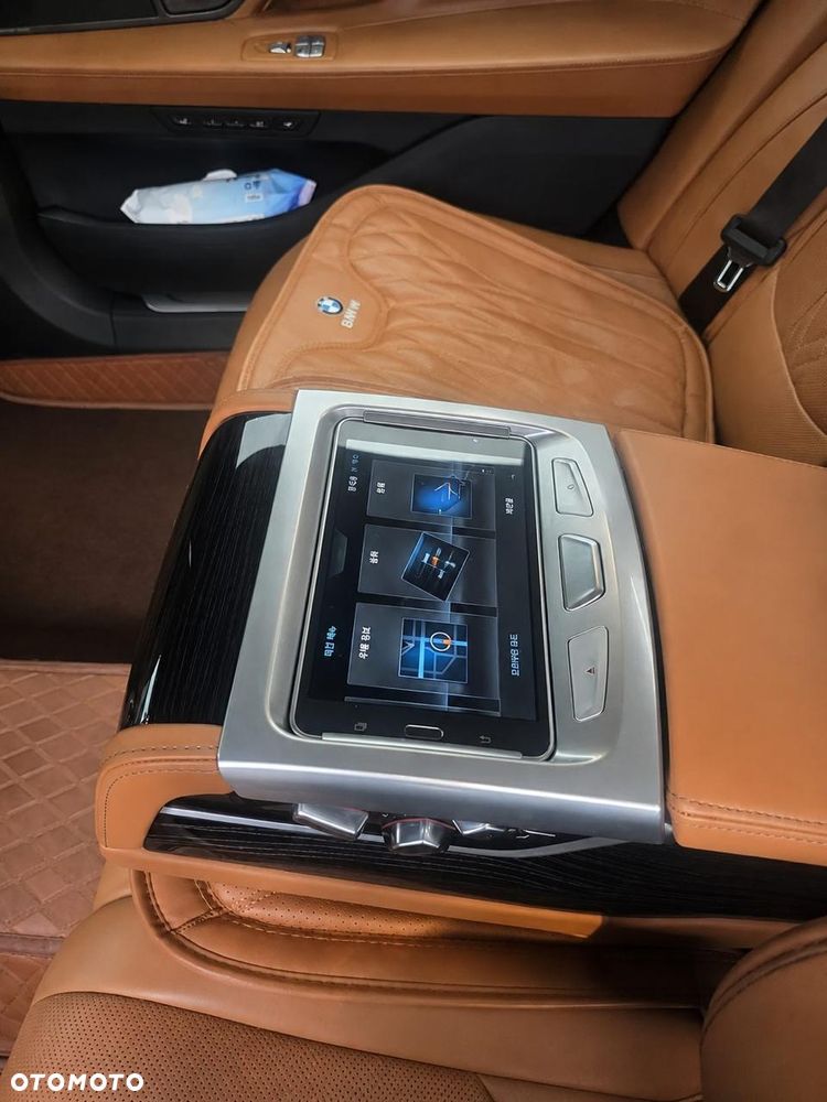 BMW Seria 7 740Li xDrive - 11