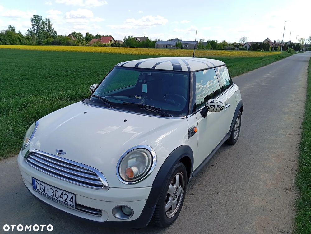 MINI Cooper Standard - 1