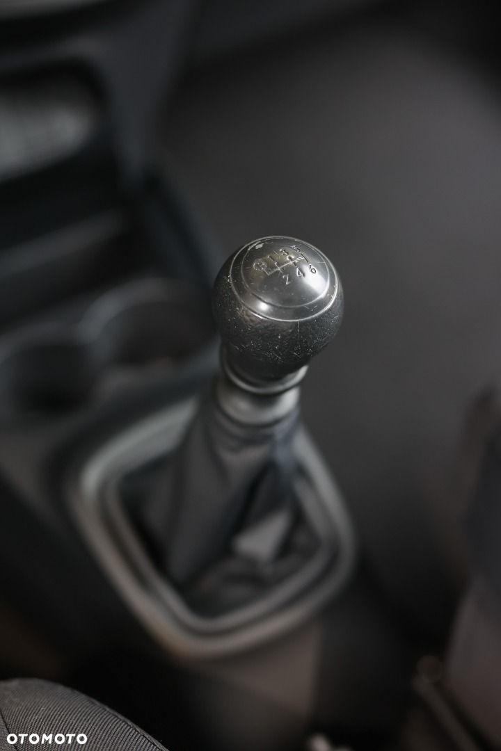 Toyota Yaris - 34