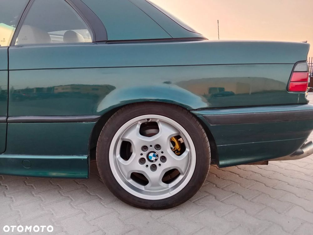 BMW Seria 3 318i - 8