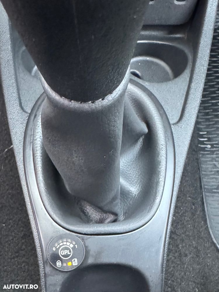 Dacia Duster 1.6 4x2 Prestige - 11