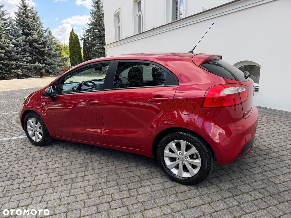 Kia Rio - 15
