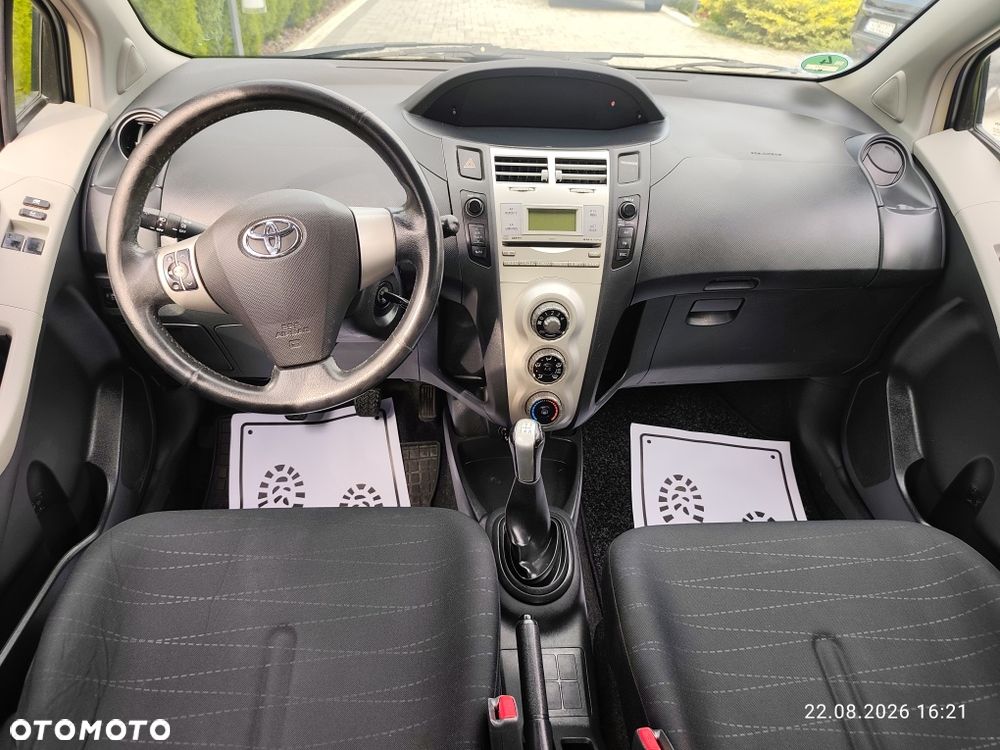 Toyota Yaris - 8