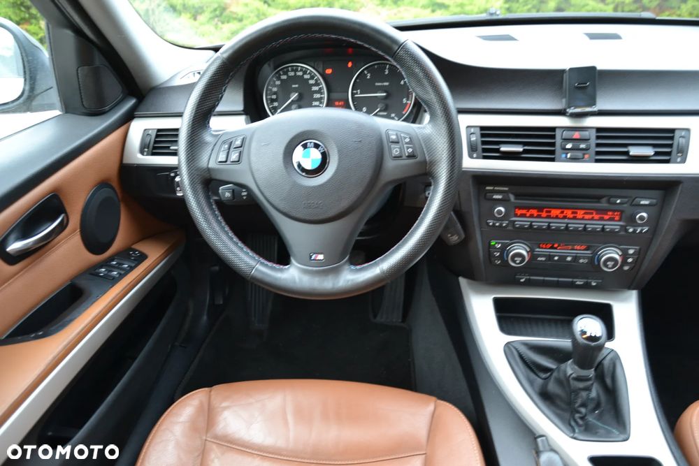 BMW Seria 3 - 33