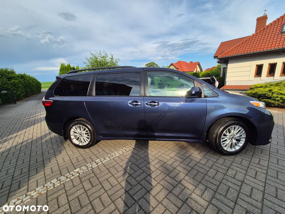 Toyota Sienna 3.5 V6 XLE AWD - 9