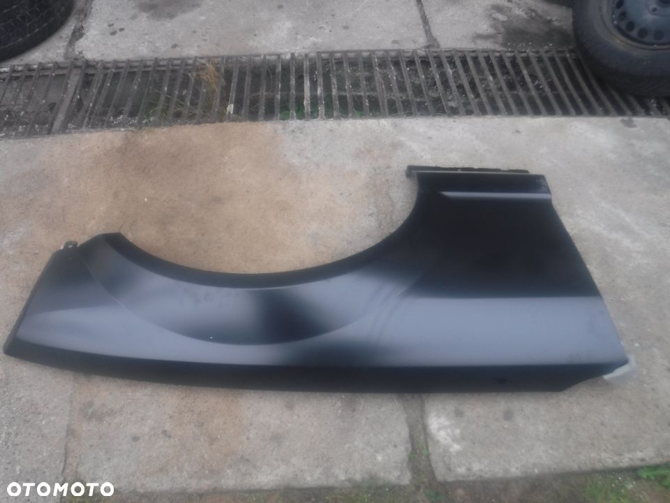 Ford Mustang V blotnik prawy przod - 3