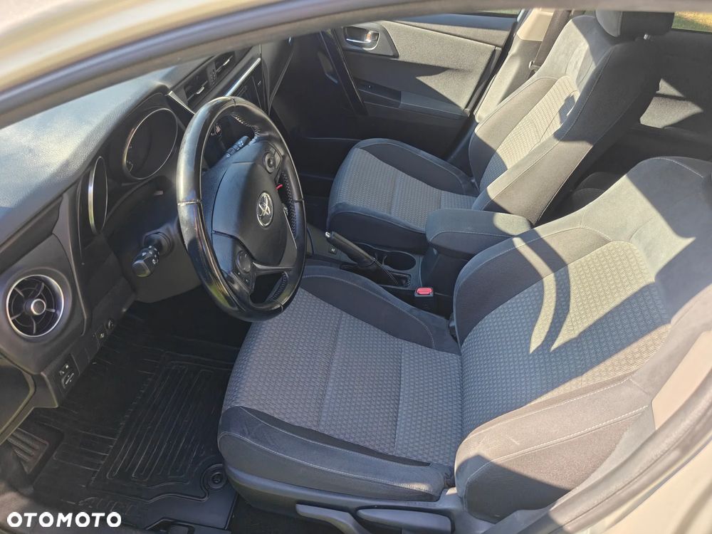 Toyota Auris Hybrid 135 Selection - 12