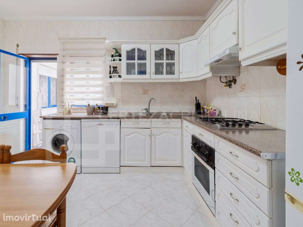 Apartamento T2 com varandas na Baixa da Banheira - Grande imagem: 4/23