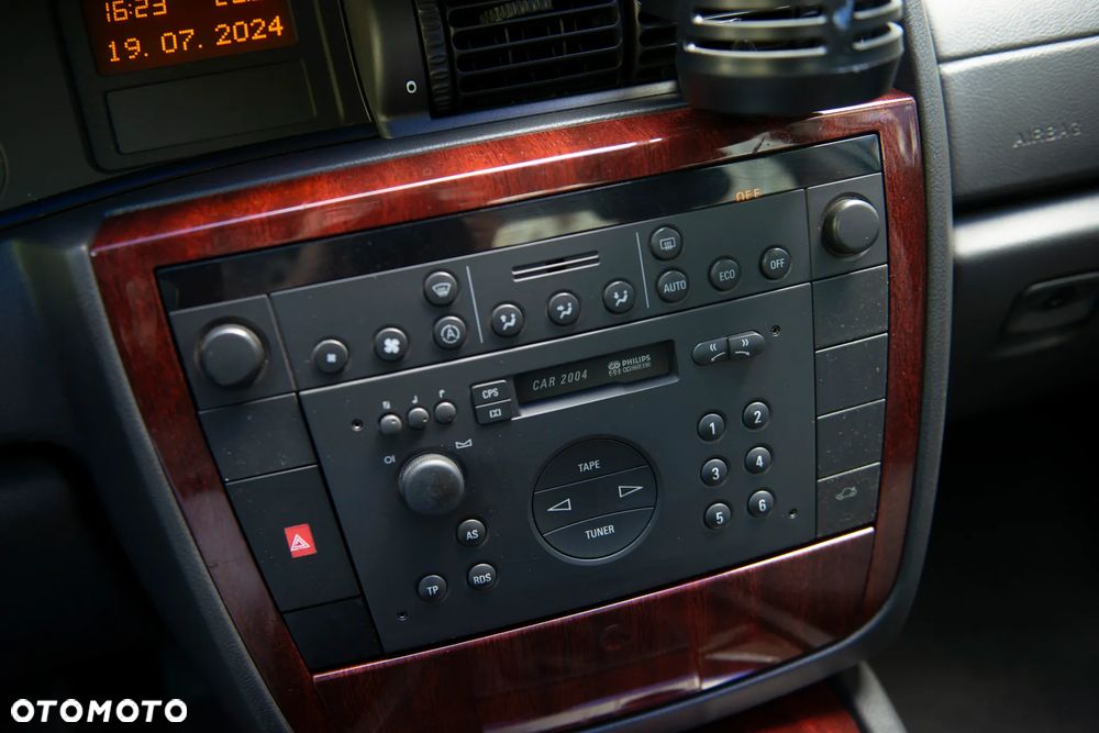 Opel Omega 2.2 Elegance - 34