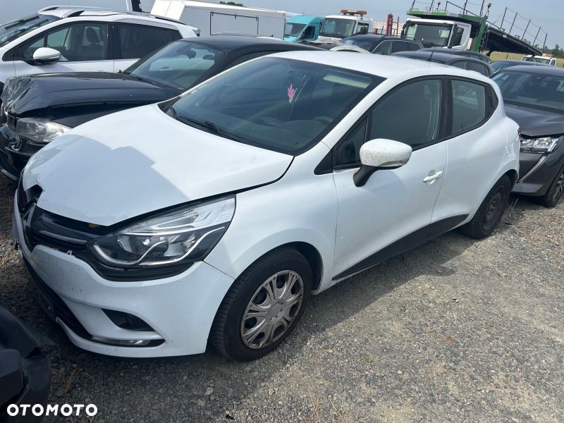 Renault Clio - 1