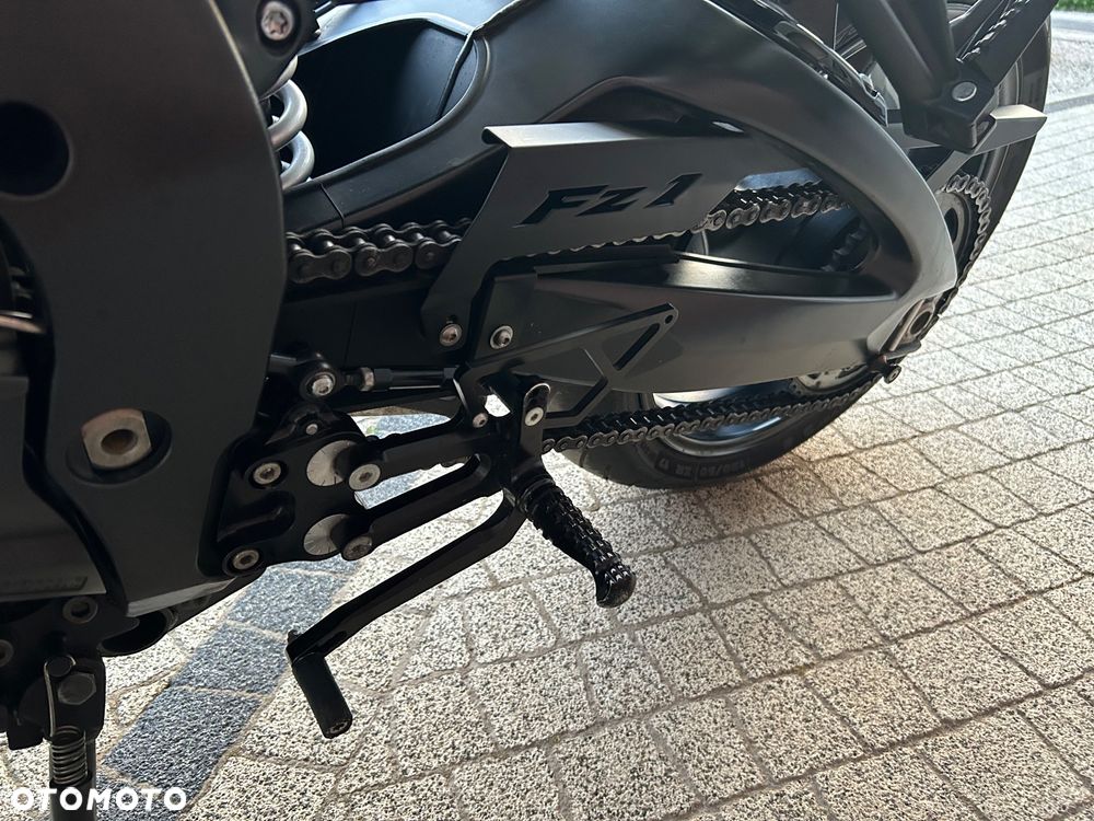 Yamaha FZ - 16