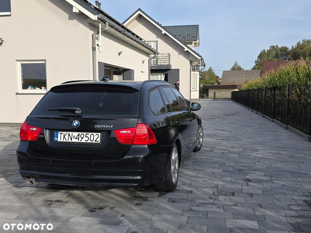 BMW Seria 3 320d DPF Touring - 5