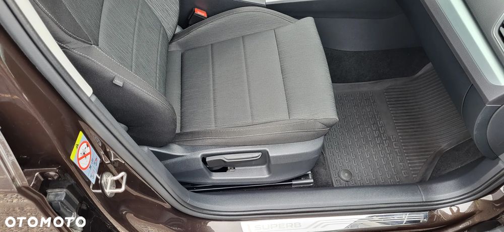 Skoda Superb 2.0 TDI Ambition DSG - 16