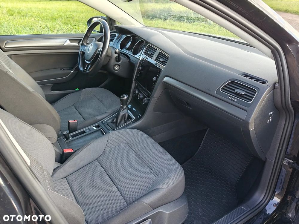 Volkswagen Golf - 8