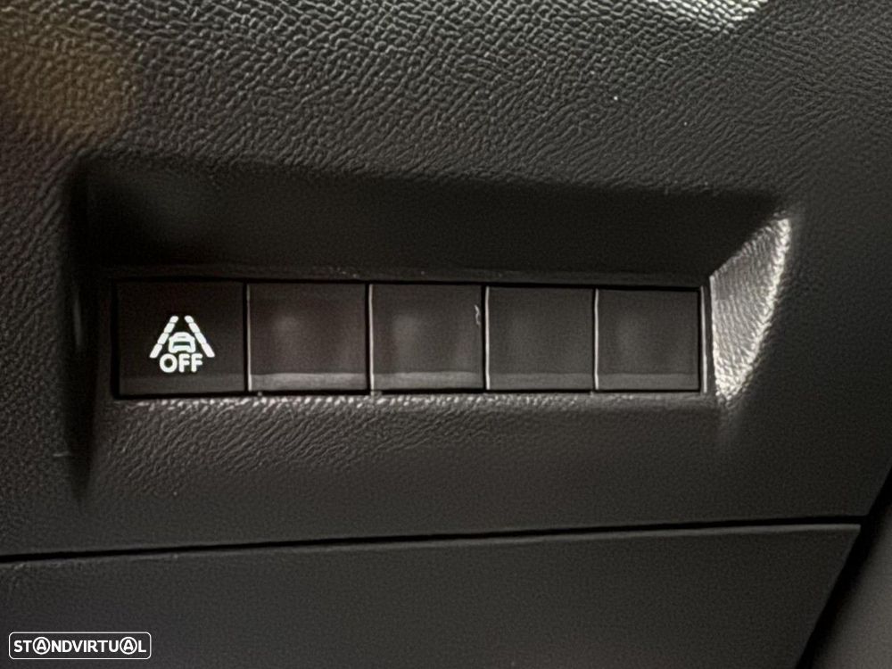 Peugeot 2008 1.2 PureTech GT Pack EAT8 - 36