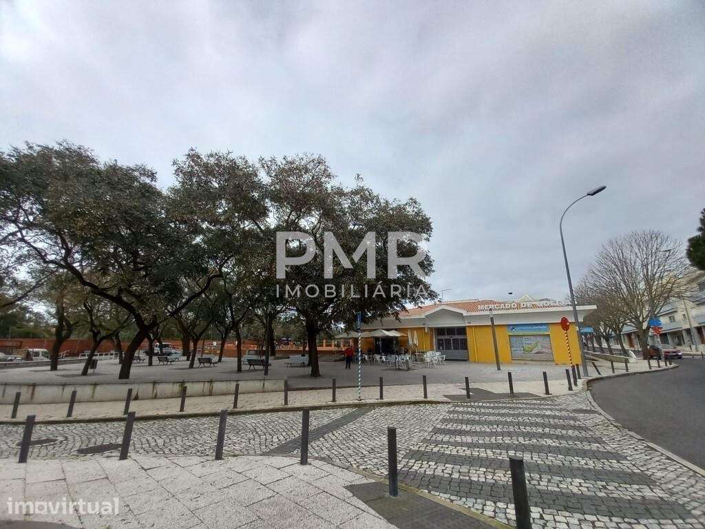 Trespasse de Estabelecimento Comercial em Queijas - Grande imagem: 2/7