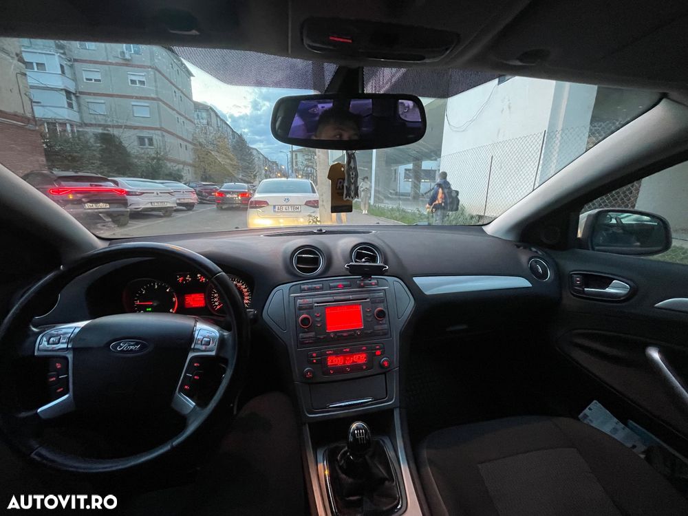 Ford Mondeo 1.8 TDCi Ambiente - 4