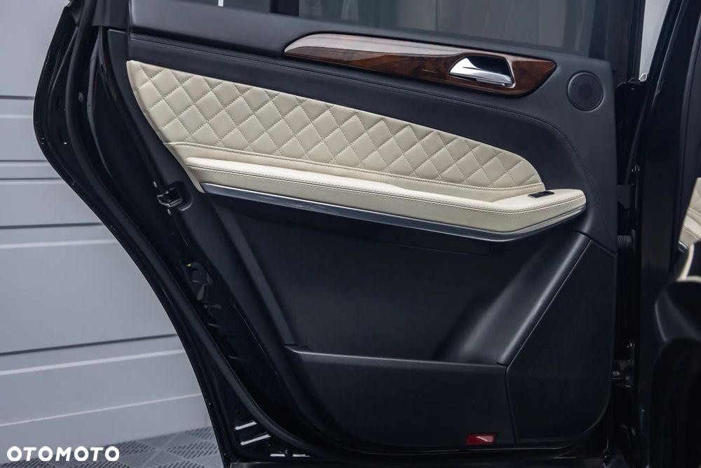 Mercedes-Benz GLS 500 4-Matic - 28