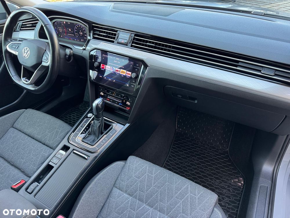 Volkswagen Passat Variant 2.0 TDI Business DSG - 17