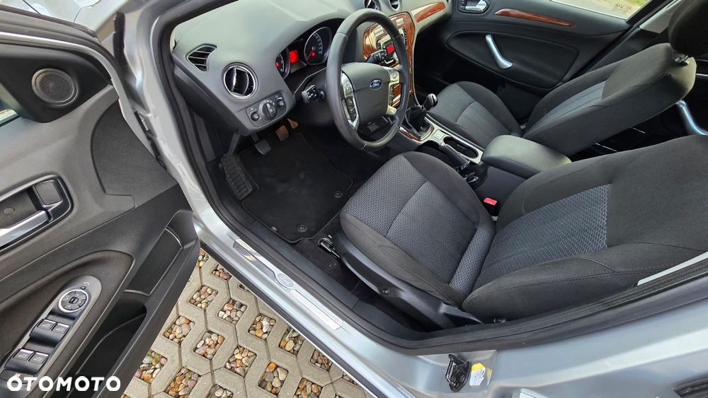 Ford Mondeo 2.0 Ghia X100 / X - 10