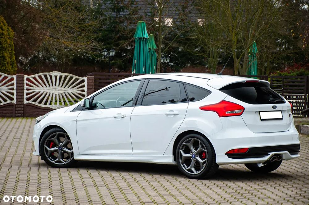 Ford Focus 2.0 TDCi ST mit Leder-Exclusiv-Paket - 13