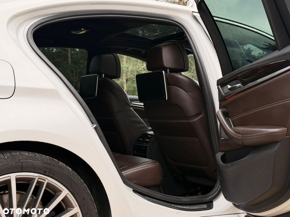 BMW Seria 5 530i Luxury Line - 28